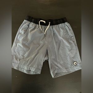 Vuori Kore Short size small cloud color 7.5 inch inseam